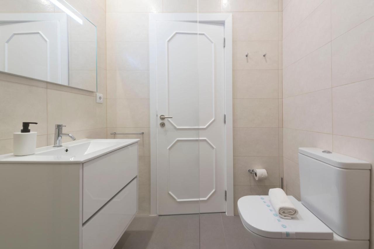 Lovelystay - Downtown Modern 2Br Flat With Free Parking Porto Exterior foto