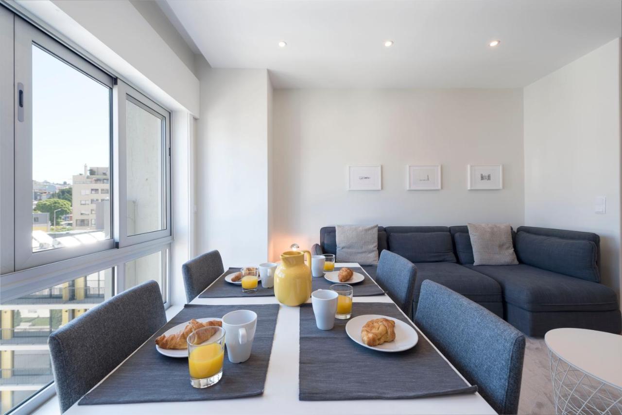 Lovelystay - Downtown Modern 2Br Flat With Free Parking Porto Exterior foto